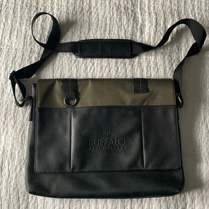 Good quality laptop/messenger bag.